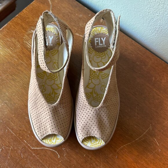 FLY LONDON Women's Yala Perf Wedge - Cupido Beige 37 US 6.5-7 ankle strap sandal - Picture 8 of 9